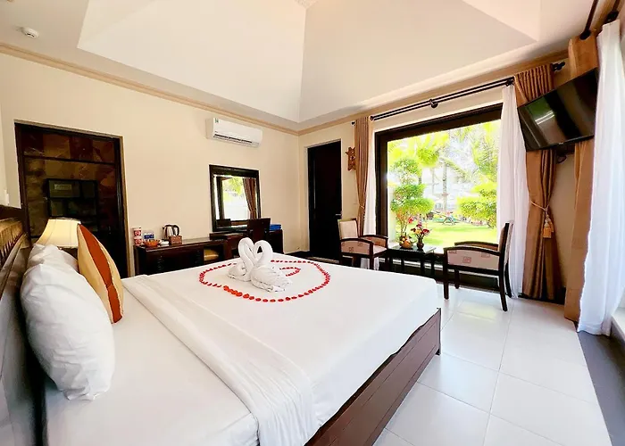 Champa & Khu nghỉ mát 4*